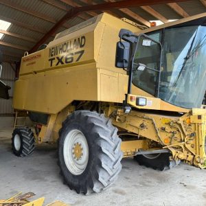 New Holland  TX67 COMBINE