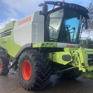 CLAAS  LEXION 760 COMBINE