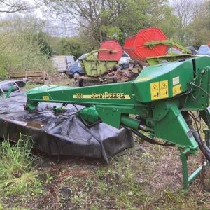 John Deere  331 MOWER